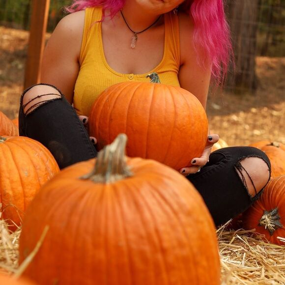 Zara Trafaluc black skinny jeans size 6 w small single knee rips - Picture 3 of 10